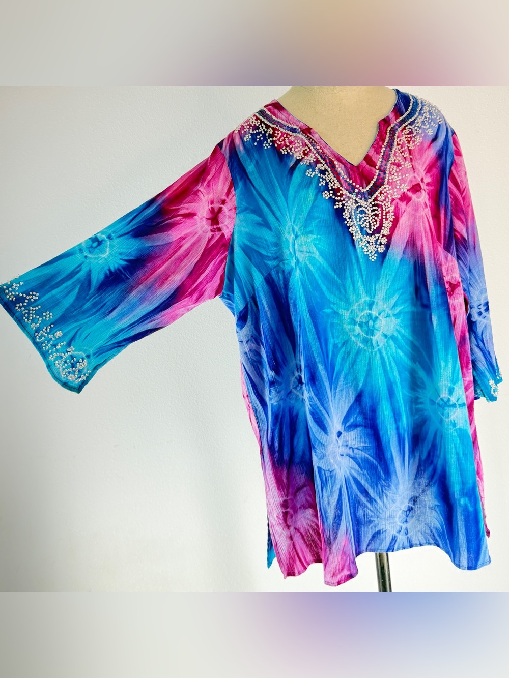 Vintage Y2K Bold Tie Dye Tunic Top Sequin Embellished Boho Festival Artsy Medium
